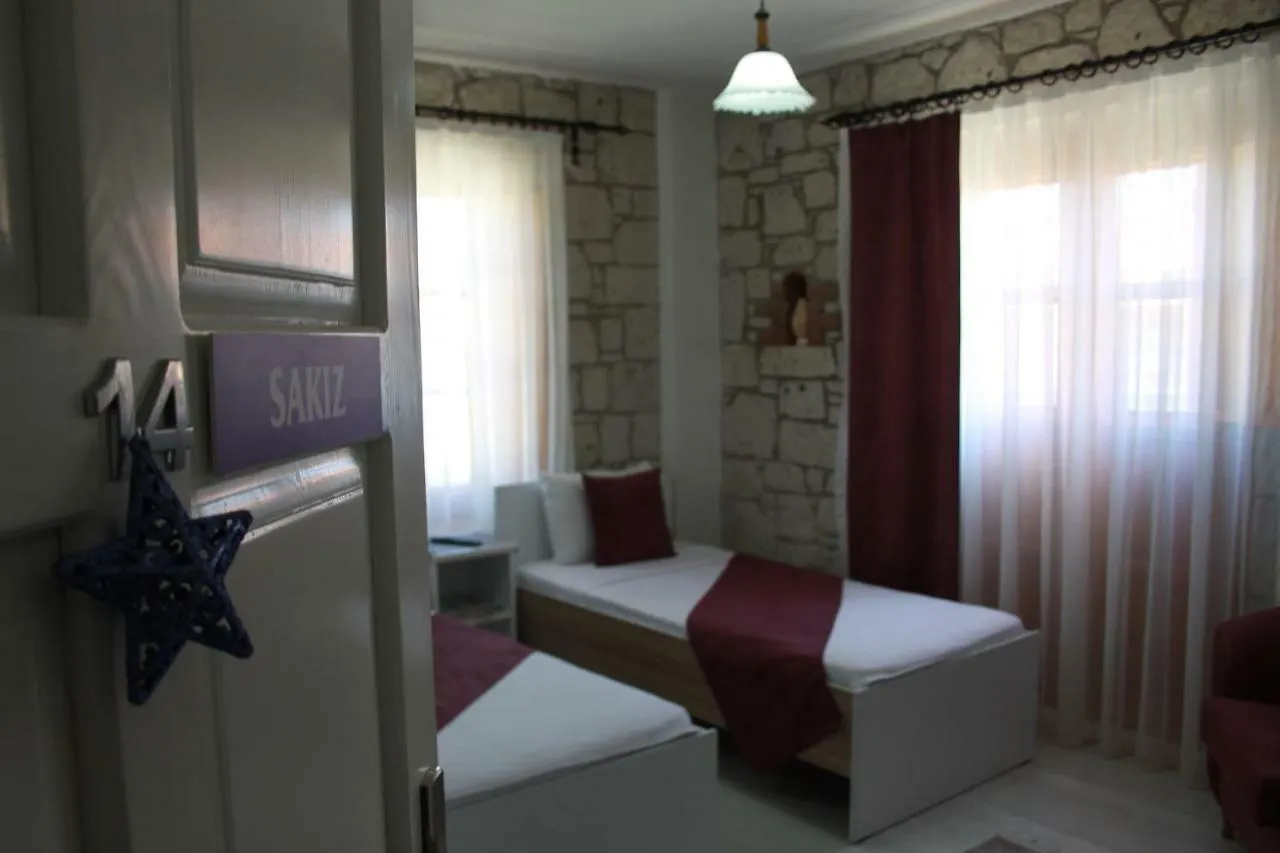 Adres Alaçatı 2*,