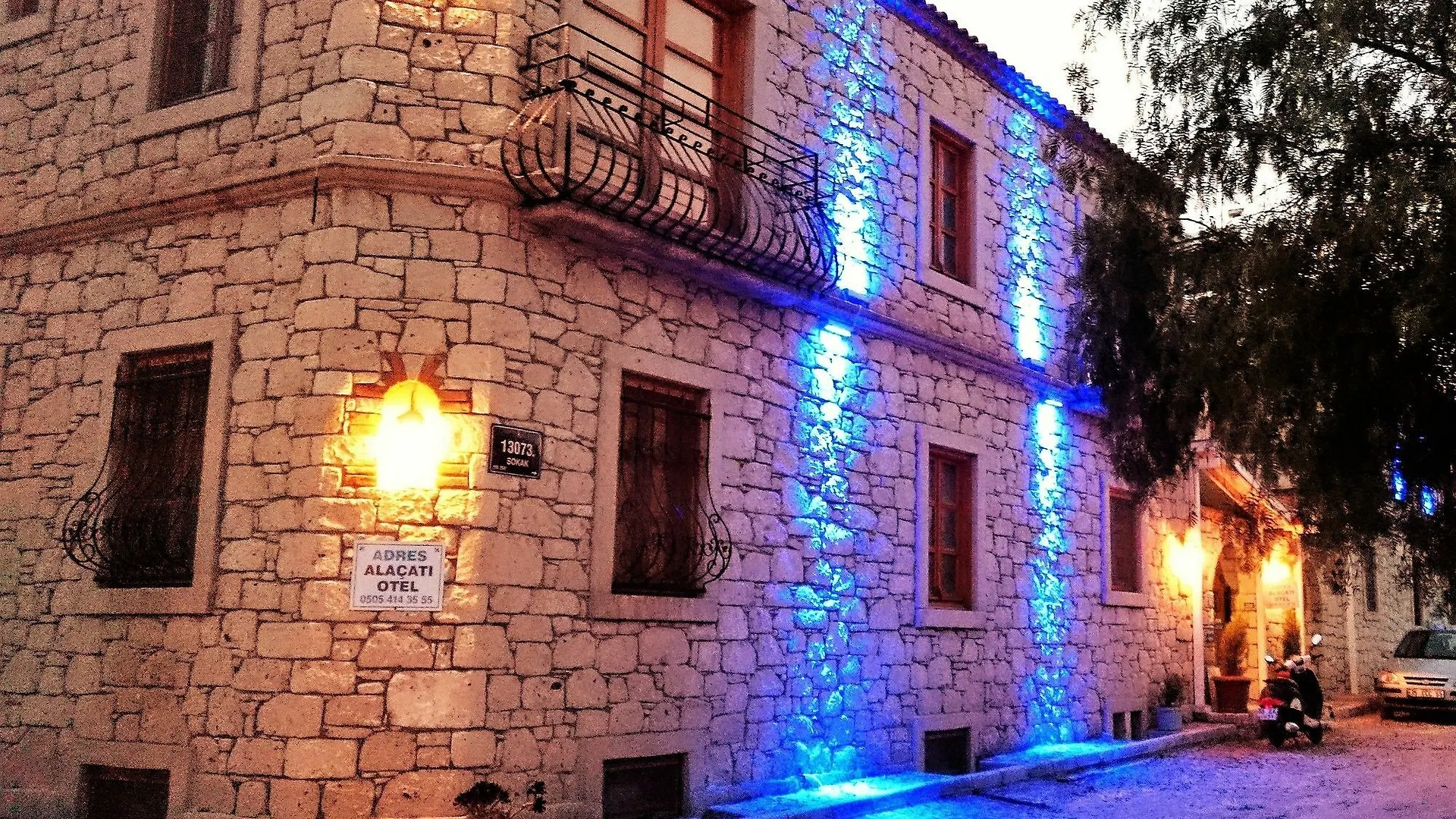 Adres Alaçatı 2*,