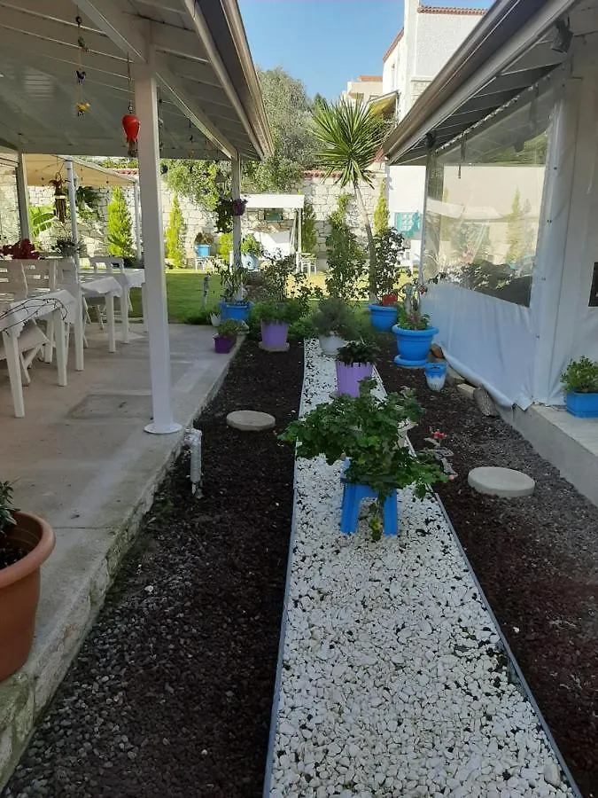 Adres Alaçatı 2*,